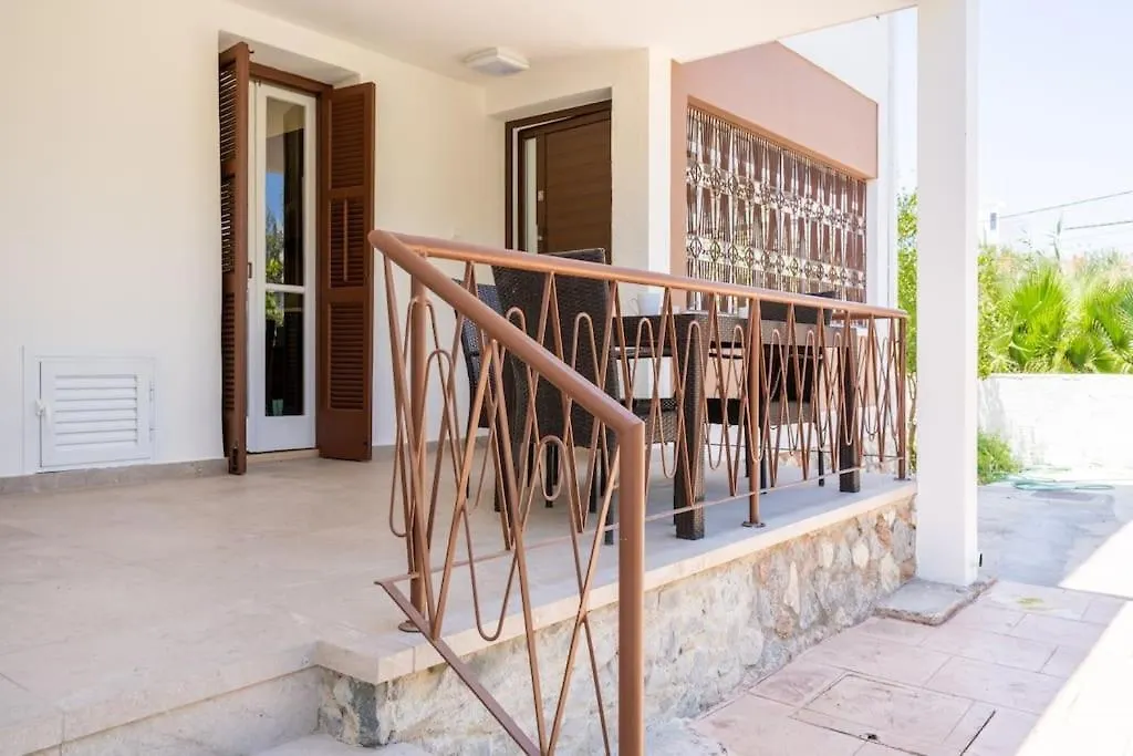 Verdant 1-Bedroom Apartment In Larnaca Kıbrıs